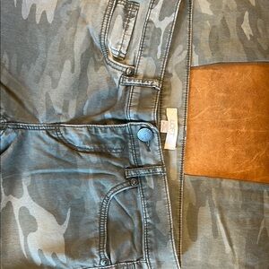 LOFT Camouflage Pants Sz 0P